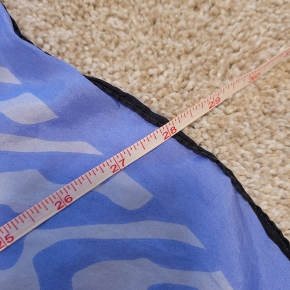 Women's Blue Large Head Scarf Size 28"x28" - Picture 4 of 4